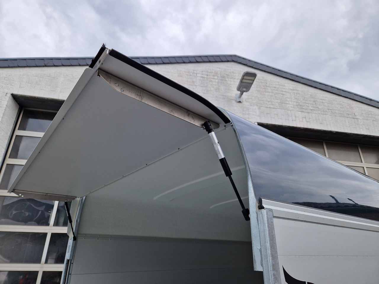 Cargo Roadster 400 312x164x184cm Alu Poly darkgrey Aluboden Seitentür 1300kg Pullman 100 km/H Abverk - Reboque para carros: foto 2 Cargo Roadster 400 312x164x184cm Alu Poly darkgrey Aluboden Seitentür 1300kg Pullman 100 km/H Abverk - Reboque para carros: foto 2