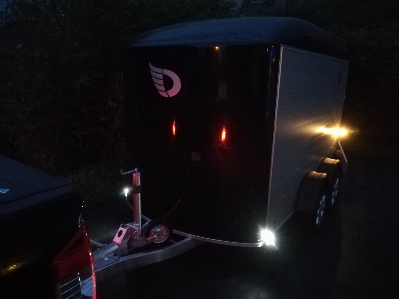 Cargo Roadster 500 312x167x199cm Alu Poly black Seitentür 100km/H Pullman 2000kg Sommer Aktion 2025 - Reboque furgão: foto 2 Cargo Roadster 500 312x167x199cm Alu Poly black Seitentür 100km/H Pullman 2000kg Sommer Aktion 2025 - Reboque furgão: foto 2