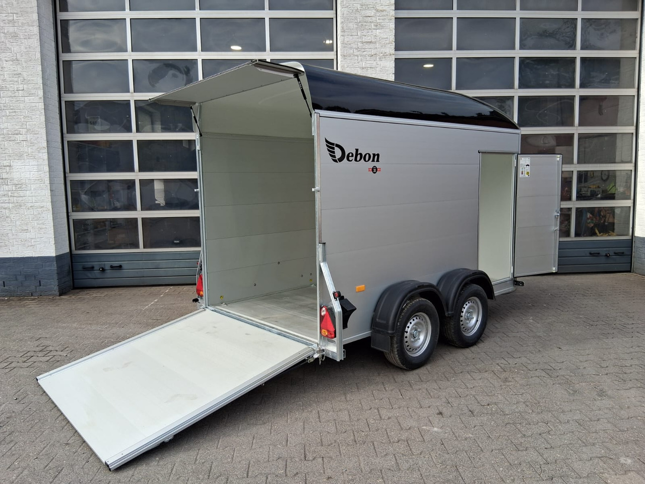 Cargo Roadster 500 312x167x199cm Alu Poly black Seitentür 100km/H Pullman 2000kg Sommer Aktion 2025 - Reboque furgão: foto 5 Cargo Roadster 500 312x167x199cm Alu Poly black Seitentür 100km/H Pullman 2000kg Sommer Aktion 2025 - Reboque furgão: foto 5