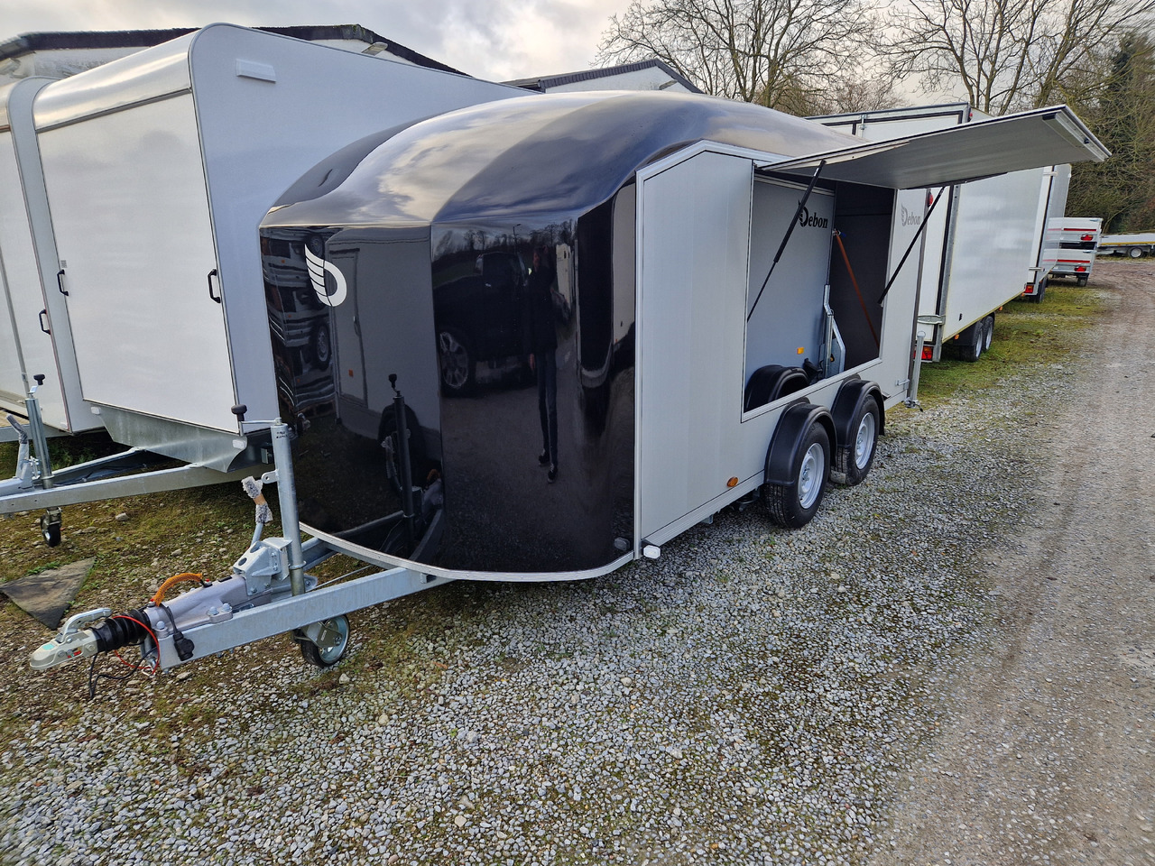 Cargo Roadster 900 500x200x206cm Alu Seitentür Seitenklappe links 3500kg Pullman - Roulote bar: foto 1 Cargo Roadster 900 500x200x206cm Alu Seitentür Seitenklappe links 3500kg Pullman - Roulote bar: foto 1