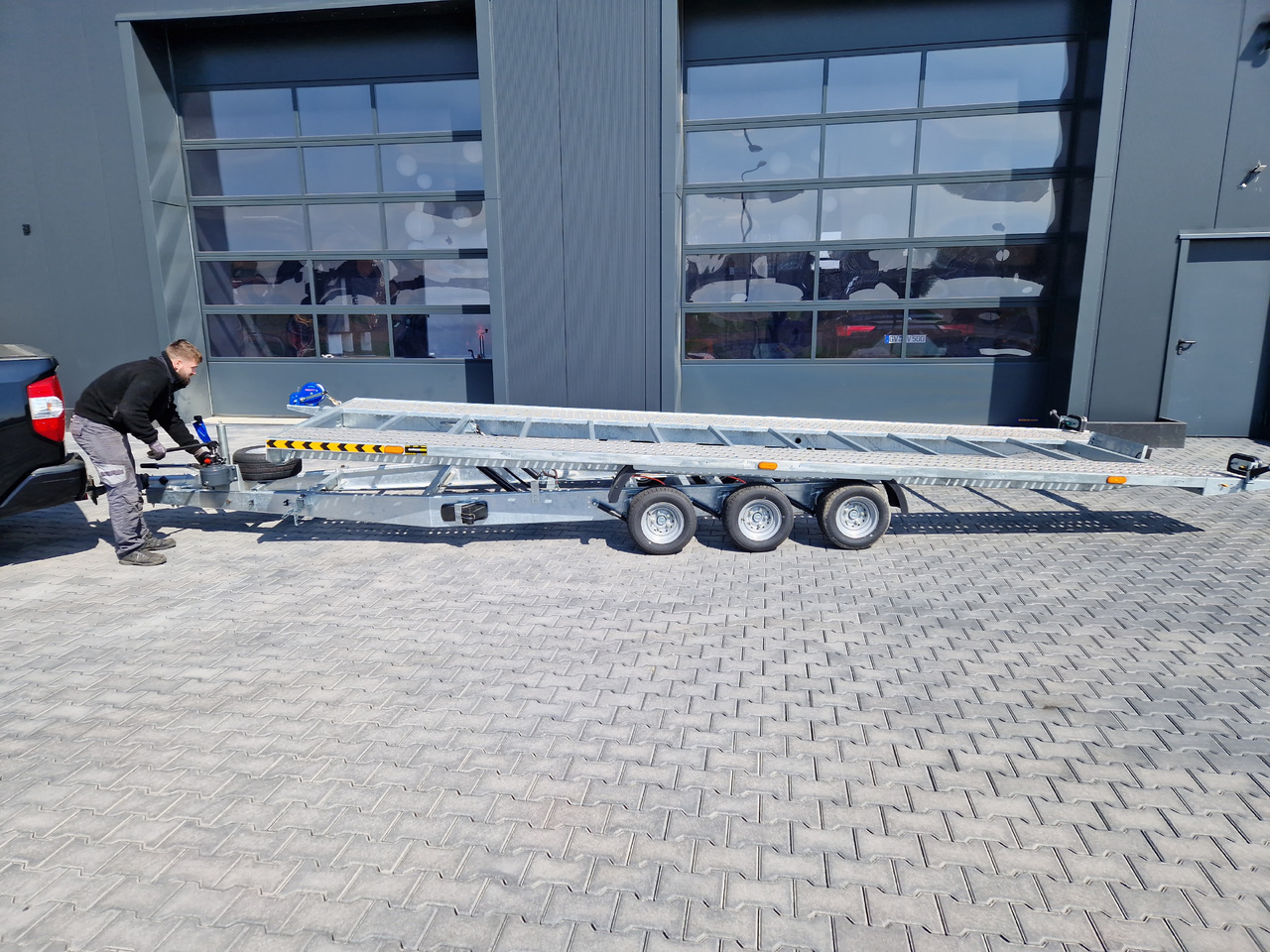Cartrailer Expert 3560 easyload 600x216cm hydr. kippbar Winde Resrad Tridem 100km/H 3500kg - Reboque transporte de veículos: foto 1 Cartrailer Expert 3560 easyload 600x216cm hydr. kippbar Winde Resrad Tridem 100km/H 3500kg - Reboque transporte de veículos: foto 1