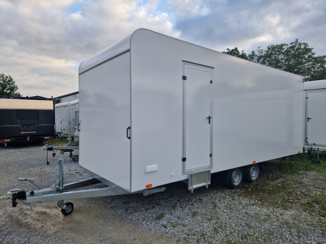 Event Trailer Koffer TWSP M 600T.01 600x220x217cm Seitenklappe Treppe Tür 230V Licht IL 2700kg 100 - Roulote bar: foto 2 Event Trailer Koffer TWSP M 600T.01 600x220x217cm Seitenklappe Treppe Tür 230V Licht IL 2700kg 100 - Roulote bar: foto 2