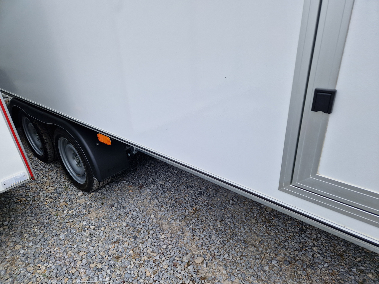 Hochlader Koffer TFSP 600T.00 600x200x210cm aero Zurrsy. Seitentür IL 13" (XXXL) 100km/H 3500kg - Reboque furgão: foto 4 Hochlader Koffer TFSP 600T.00 600x200x210cm aero Zurrsy. Seitentür IL 13" (XXXL) 100km/H 3500kg - Reboque furgão: foto 4