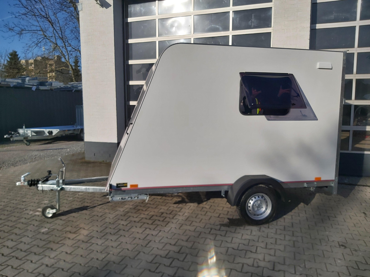 Kargo Camp TFS S Midi+ 320x150x180cm aero Seitentür Rampe Fenster+ 230V 12V 750kg Bremse 100km/H - Caravana: foto 3 Kargo Camp TFS S Midi+ 320x150x180cm aero Seitentür Rampe Fenster+ 230V 12V 750kg Bremse 100km/H - Caravana: foto 3