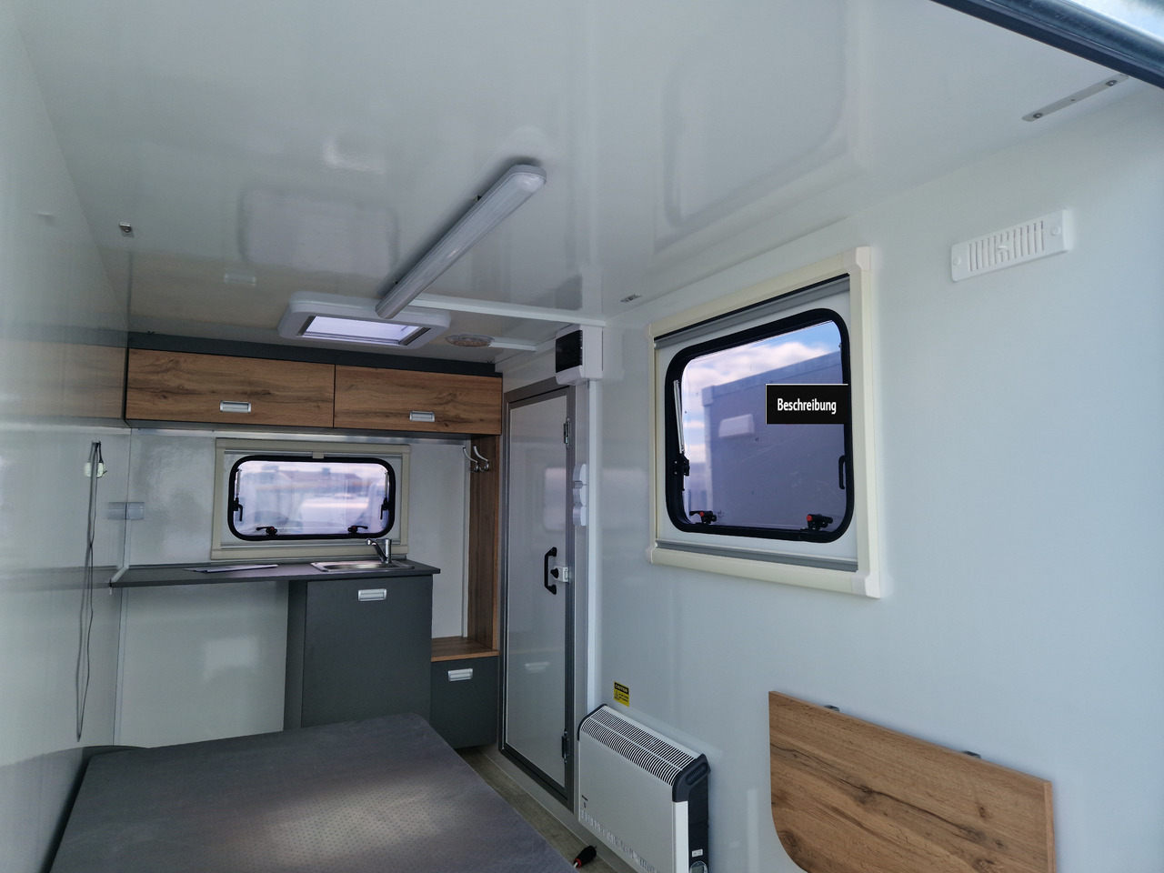 Koffer Camp TFS ST 320.01 320x150x180cm Premium Rampe Seitentür Fenster Bett 1300kg 100km/H - Caravana: foto 5 Koffer Camp TFS ST 320.01 320x150x180cm Premium Rampe Seitentür Fenster Bett 1300kg 100km/H - Caravana: foto 5