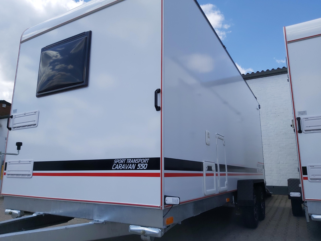 Roulote bar Koffer Sport Camp TFS 550.01 550x200x210cm Heckrampe Wohnabteil Premium 100km/H 2700kg AKTION: foto 8