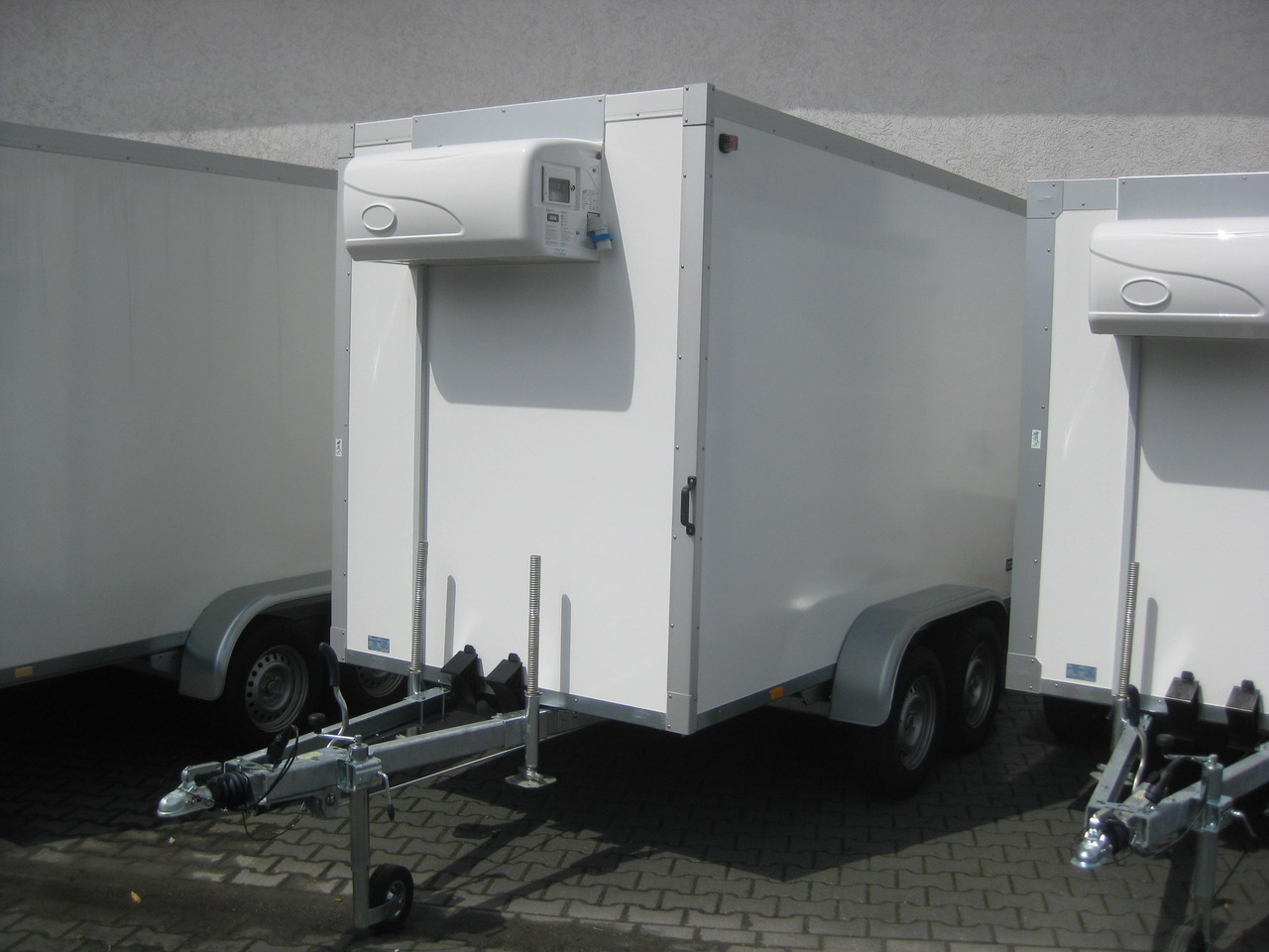 Kühlanhänger AZKF 2735/155 343x154x200cm GOVI Kühlaggregat 4 Iso 60 Frioliner Juli Aktion - Reboque frigorífico: foto 1 Kühlanhänger AZKF 2735/155 343x154x200cm GOVI Kühlaggregat 4 Iso 60 Frioliner Juli Aktion - Reboque frigorífico: foto 1