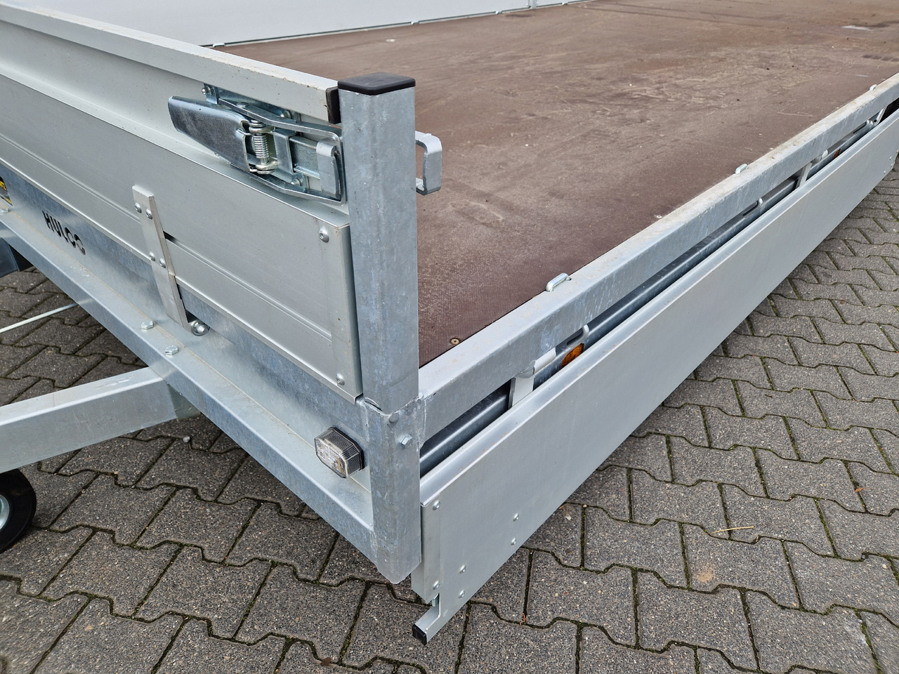 MEDAX 2-3500 611x223x30cm extrabreit niedrig Fahrwerk 12" (XXXL) 3500kg - Reboque plataforma/ Caixa aberta: foto 3 MEDAX 2-3500 611x223x30cm extrabreit niedrig Fahrwerk 12" (XXXL) 3500kg - Reboque plataforma/ Caixa aberta: foto 3