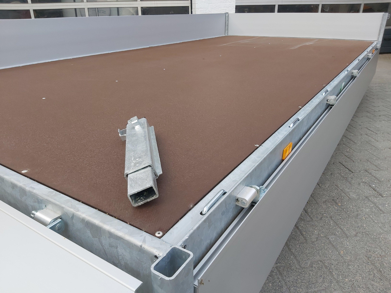 Reboque porta máquinas Multi Transporter 406x200x30cm Rampen Winde 13" niedrig Fahrwerk (XL) 3500kg Online Aktion: foto 7