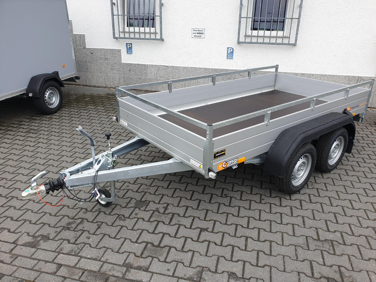 Saris Anhänger FW2000 McAlu Pro MP 305x155x45cm Auffahrrampen (M) 2000kg Winter Aktion - Reboque plataforma/ Caixa aberta: foto 5 Saris Anhänger FW2000 McAlu Pro MP 305x155x45cm Auffahrrampen (M) 2000kg Winter Aktion - Reboque plataforma/ Caixa aberta: foto 5