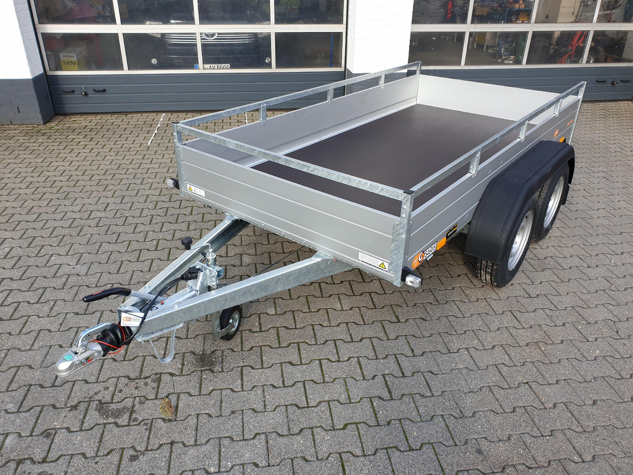 Saris Anhänger FW2700 McAlu Pro 305x153x45cm (M) 2700kg Winter online Aktion - Reboque plataforma/ Caixa aberta: foto 2 Saris Anhänger FW2700 McAlu Pro 305x153x45cm (M) 2700kg Winter online Aktion - Reboque plataforma/ Caixa aberta: foto 2