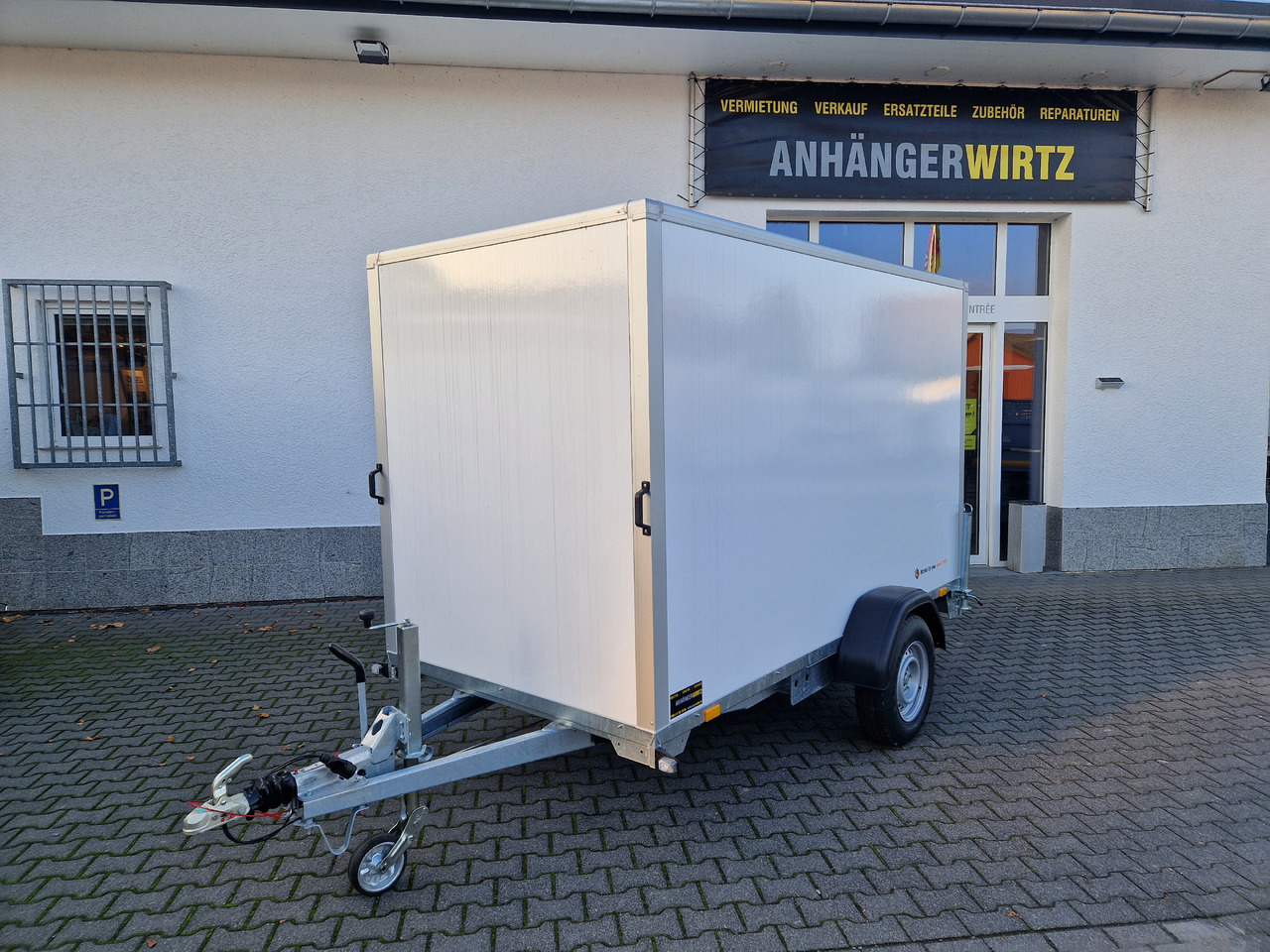 Saris Koffer GO 306 154 180 1500 1 306x154x180cm GFK weiß (M) 1500kg - Reboque furgão: foto 1 Saris Koffer GO 306 154 180 1500 1 306x154x180cm GFK weiß (M) 1500kg - Reboque furgão: foto 1