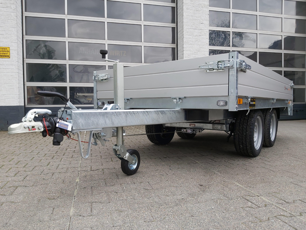 Saris PL 276 150 2000 2 276x150x30cm 13" (S) 2000kg Online Aktion - Reboque plataforma/ Caixa aberta: foto 3 Saris PL 276 150 2000 2 276x150x30cm 13" (S) 2000kg Online Aktion - Reboque plataforma/ Caixa aberta: foto 3