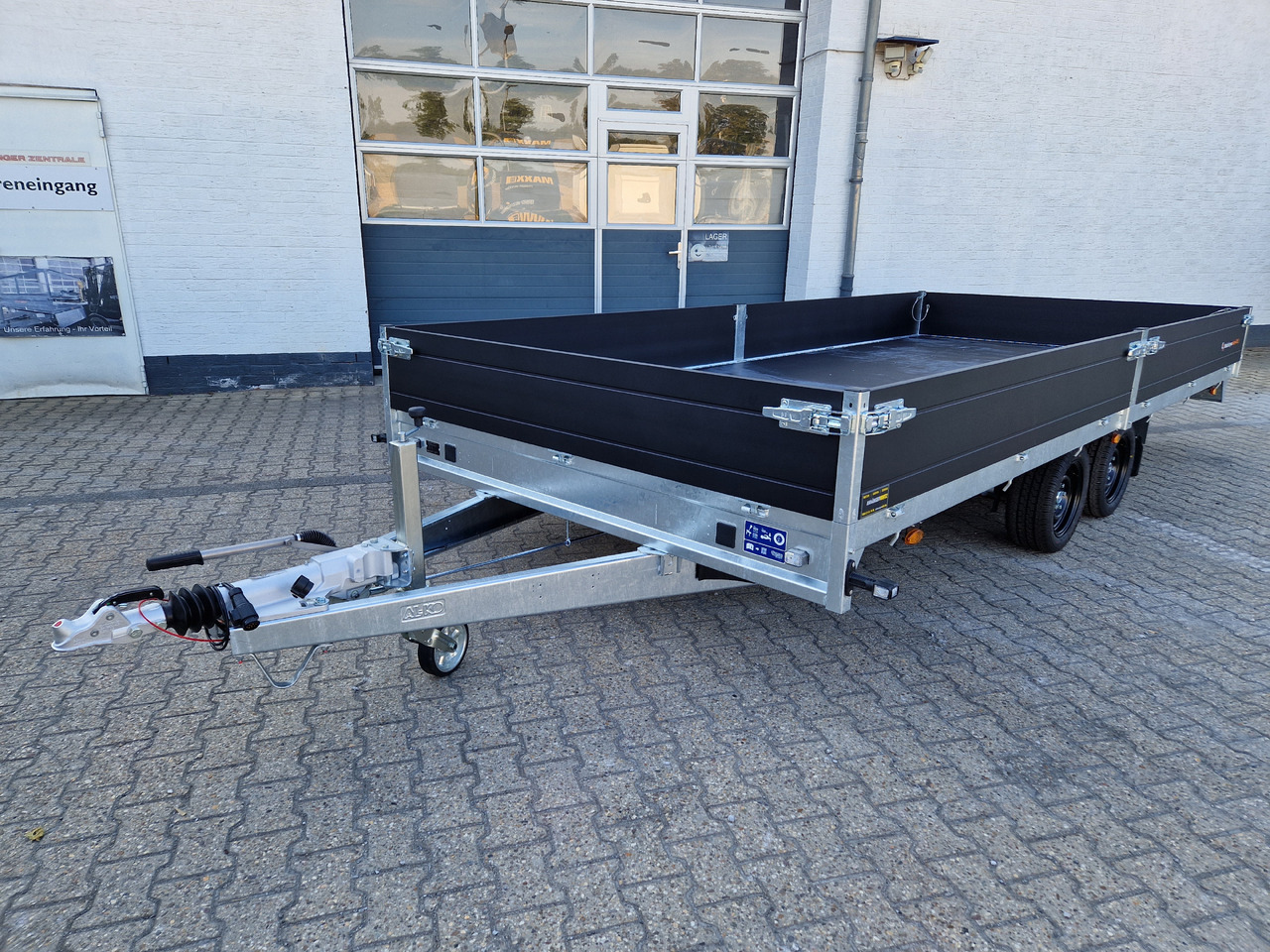 Saris PL HD 506 224 3500 2 506x224x35cm heavy duty blackline LED Beleuchtung (XXL) 3500kg - Reboque plataforma/ Caixa aberta: foto 1 Saris PL HD 506 224 3500 2 506x224x35cm heavy duty blackline LED Beleuchtung (XXL) 3500kg - Reboque plataforma/ Caixa aberta: foto 1