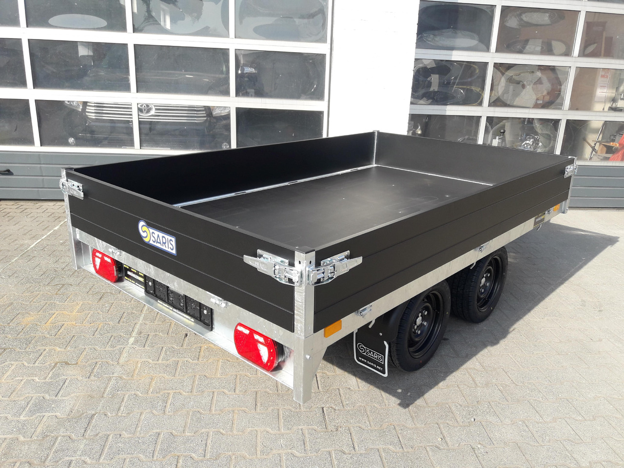 Saris PL276 170 2000 2 276x170x30cm black Edition LED Beleuchtung 13" (S) 2000kg - Reboque plataforma/ Caixa aberta: foto 5 Saris PL276 170 2000 2 276x170x30cm black Edition LED Beleuchtung 13" (S) 2000kg - Reboque plataforma/ Caixa aberta: foto 5