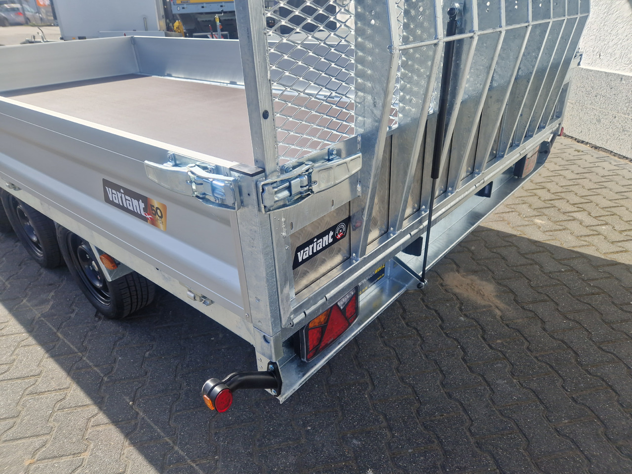 Reboque basculante Variant Maschinentransporter 3543 UX Maxi Load LED Tridem Parabelfederung 3500kg: foto 9