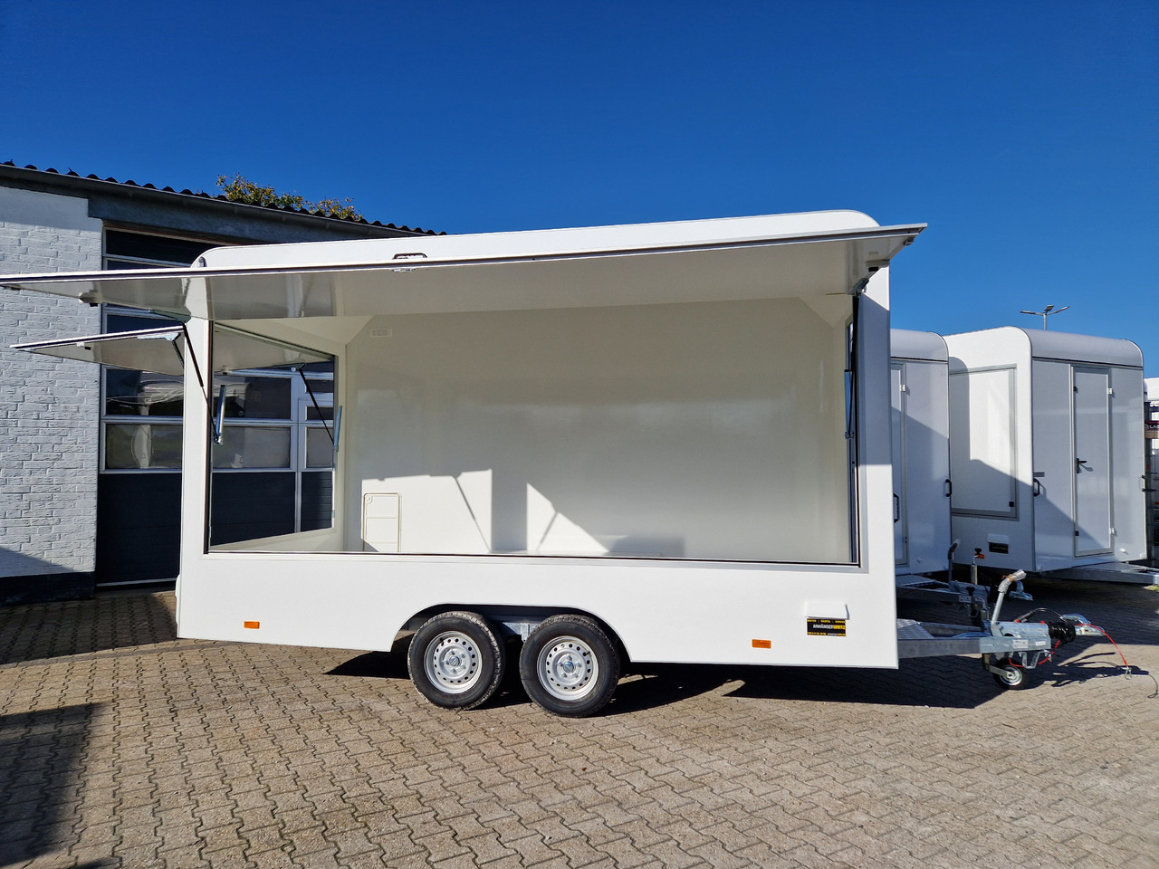 Verkaufsanhänger VK 422 200 aero retro 420x200x230cm 2 Verkaufsklappen Tür vorn (XL) 2000kg - Roulote bar: foto 5 Verkaufsanhänger VK 422 200 aero retro 420x200x230cm 2 Verkaufsklappen Tür vorn (XL) 2000kg - Roulote bar: foto 5
