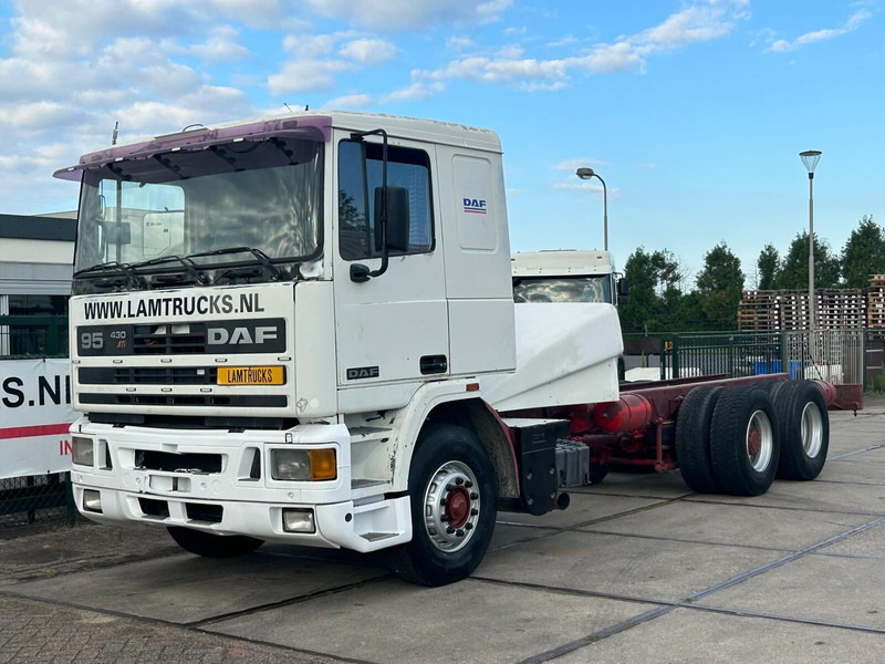 DAF 95.400 - Camião chassi: foto 1 DAF 95.400 - Camião chassi: foto 1