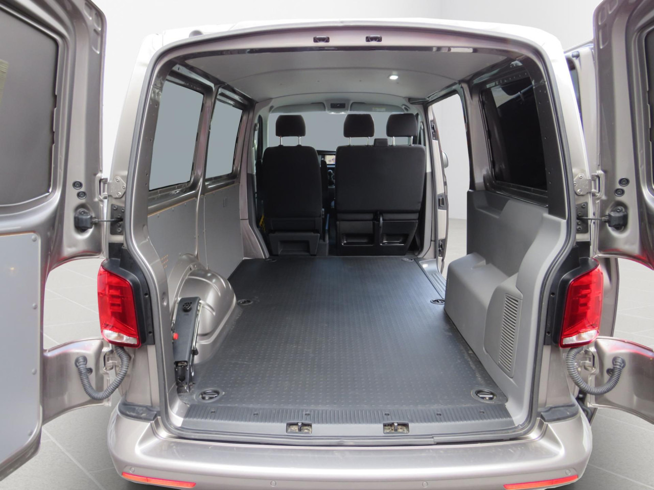 VOLKSWAGEN T6.1 Transporter Trendline 2.0 TDI Kasten Euro6 ZV - Furgão compacto: foto 4 VOLKSWAGEN T6.1 Transporter Trendline 2.0 TDI Kasten Euro6 ZV - Furgão compacto: foto 4