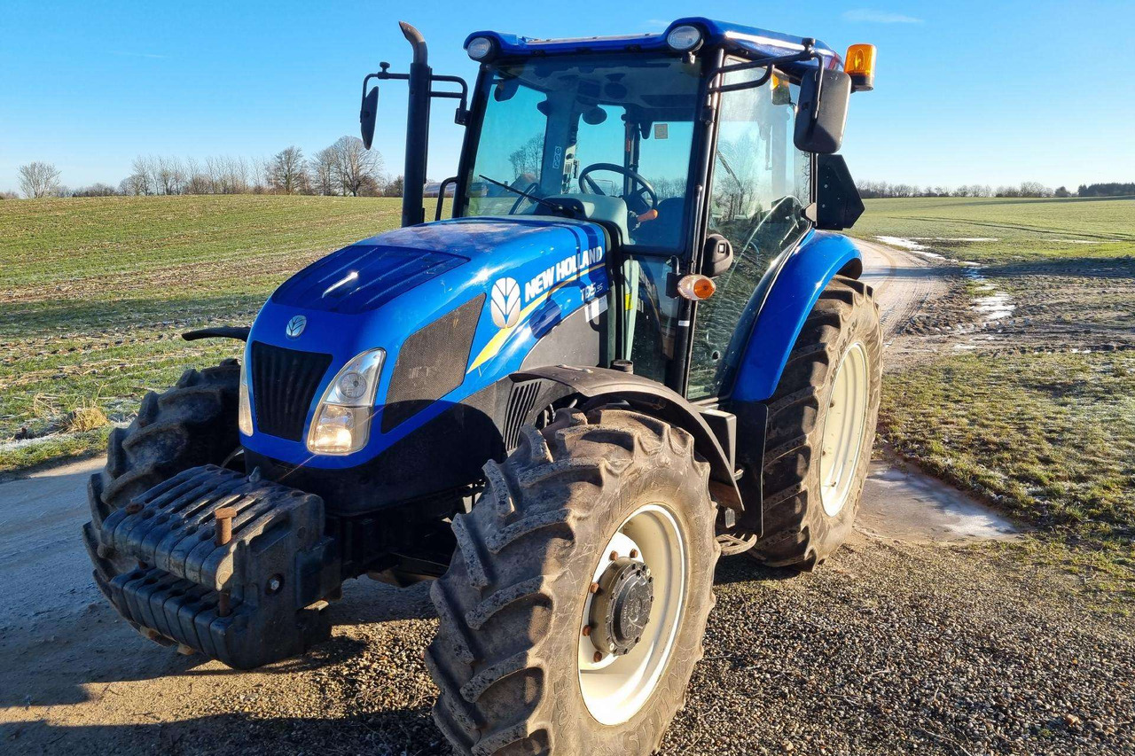 New Holland TD 5.95 - Trator: foto 2 New Holland TD 5.95 - Trator: foto 2