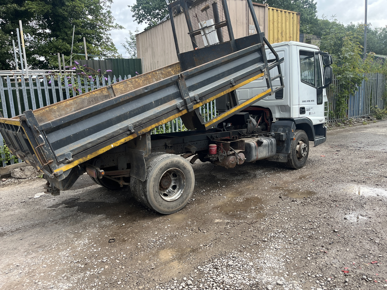 Iveco Euro Cargo 75 E17 - Camião basculante: foto 3 Iveco Euro Cargo 75 E17 - Camião basculante: foto 3