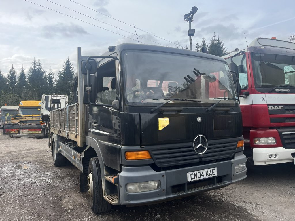 Mercedes Atego 1623 4x2 Rigid - Camião de caixa aberta/ Plataforma, Camião grua: foto 2 Mercedes Atego 1623 4x2 Rigid - Camião de caixa aberta/ Plataforma, Camião grua: foto 2