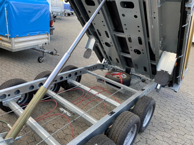 Brian James Cargo Tipper Heckkipper 3-achs, 526-4020-35-3-12, 4000 x 2000 x 300 mm, 3,5 to. - Reboque basculante: foto 4 Brian James Cargo Tipper Heckkipper 3-achs, 526-4020-35-3-12, 4000 x 2000 x 300 mm, 3,5 to. - Reboque basculante: foto 4