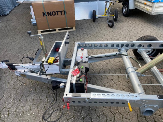 Brian James Cargo Tipper Heckkipper 3-achs, 526-4020-35-3-12, 4000 x 2000 x 300 mm, 3,5 to. - Reboque basculante: foto 5 Brian James Cargo Tipper Heckkipper 3-achs, 526-4020-35-3-12, 4000 x 2000 x 300 mm, 3,5 to. - Reboque basculante: foto 5