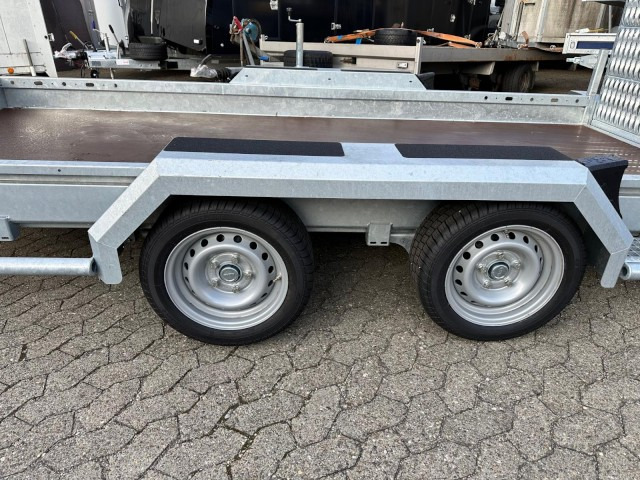 Hapert Indigo LF-2 4050 x 1790 x 200 mm, 3,5 to. - Reboque para carros: foto 4 Hapert Indigo LF-2 4050 x 1790 x 200 mm, 3,5 to. - Reboque para carros: foto 4