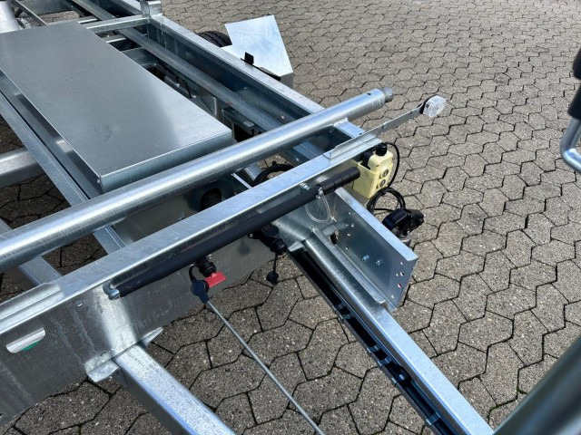 Humbaur 3-Seitenkipper HTK 2700.27 E-Pumpe Alu, 2670 x 1500 x 350 mm, 2,7 to. - Reboque basculante: foto 3 Humbaur 3-Seitenkipper HTK 2700.27 E-Pumpe Alu, 2670 x 1500 x 350 mm, 2,7 to. - Reboque basculante: foto 3