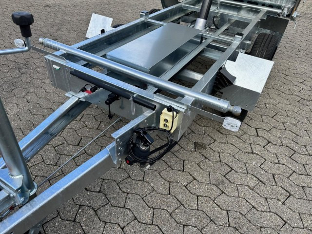 Humbaur 3-Seitenkipper HTK 2700.27 E-Pumpe Alu, 2670 x 1500 x 350 mm, 2,7 to. - Reboque basculante: foto 4 Humbaur 3-Seitenkipper HTK 2700.27 E-Pumpe Alu, 2670 x 1500 x 350 mm, 2,7 to. - Reboque basculante: foto 4