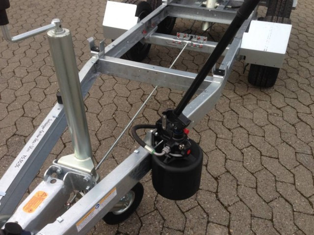 Humbaur HUK 273117 Heckkipper 2,7 t. 3140 x 1750 x 300 mm, E-Pumpe - Reboque basculante: foto 4 Humbaur HUK 273117 Heckkipper 2,7 t. 3140 x 1750 x 300 mm, E-Pumpe - Reboque basculante: foto 4