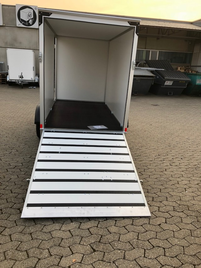 Humbaur Koffer HK 253015-18P, 2,5 to. 3040x1510x1800mm, Rampe, Seitentüre - Reboque furgão: foto 4 Humbaur Koffer HK 253015-18P, 2,5 to. 3040x1510x1800mm, Rampe, Seitentüre - Reboque furgão: foto 4