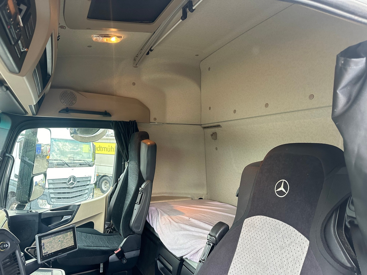 MERCEDES-BENZ actros 18.42 4x2 Gas-Kühlfahrzeug - Camião frigorífico: foto 5 MERCEDES-BENZ actros 18.42 4x2 Gas-Kühlfahrzeug - Camião frigorífico: foto 5