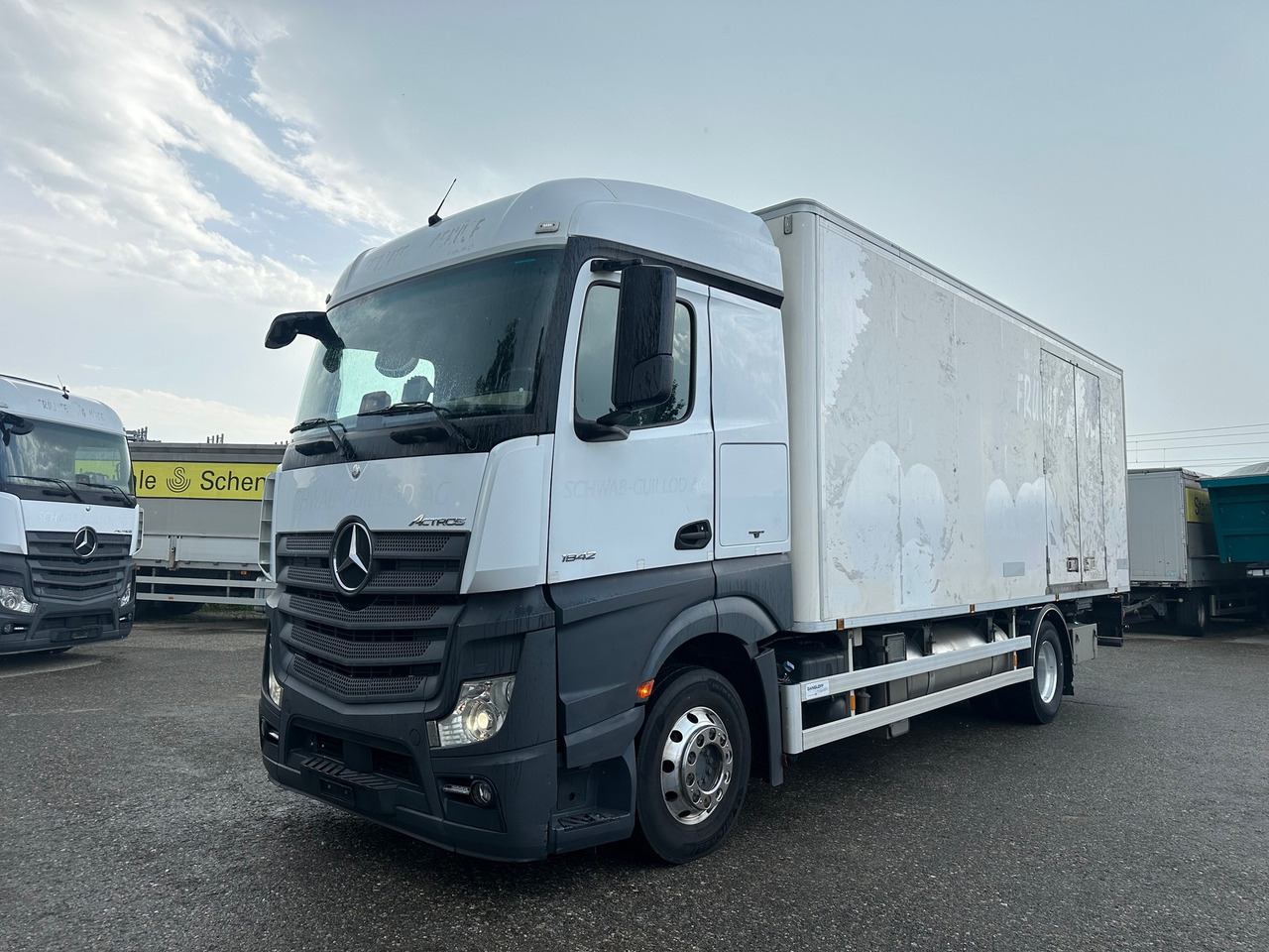 MERCEDES-BENZ actros 18.42 4x2 Gas-Kühlfahrzeug - Camião frigorífico: foto 1 MERCEDES-BENZ actros 18.42 4x2 Gas-Kühlfahrzeug - Camião frigorífico: foto 1