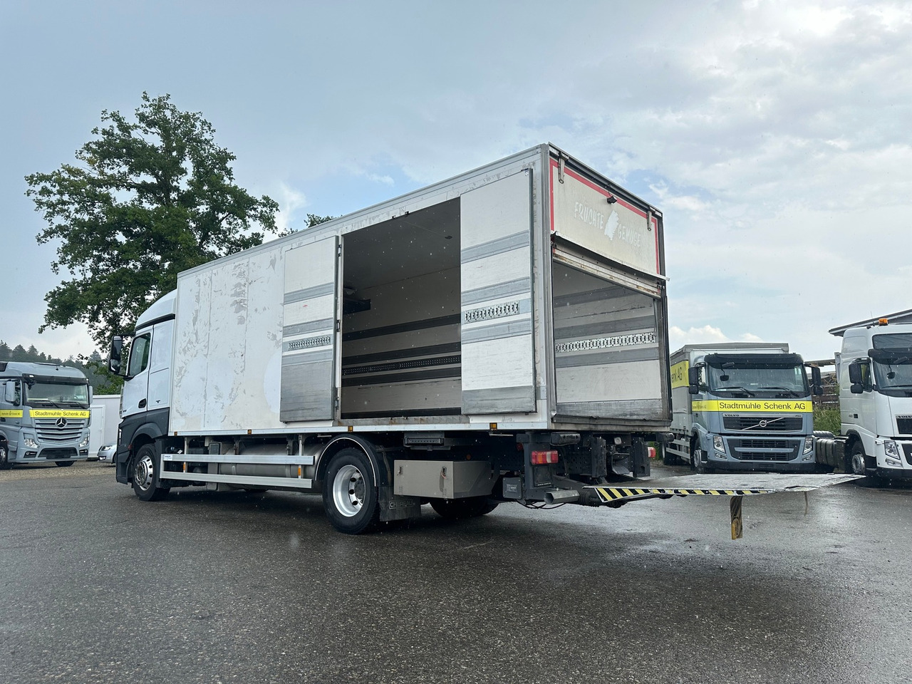 MERCEDES-BENZ actros 18.42 4x2 Gas-Kühlfahrzeug - Camião frigorífico: foto 2 MERCEDES-BENZ actros 18.42 4x2 Gas-Kühlfahrzeug - Camião frigorífico: foto 2