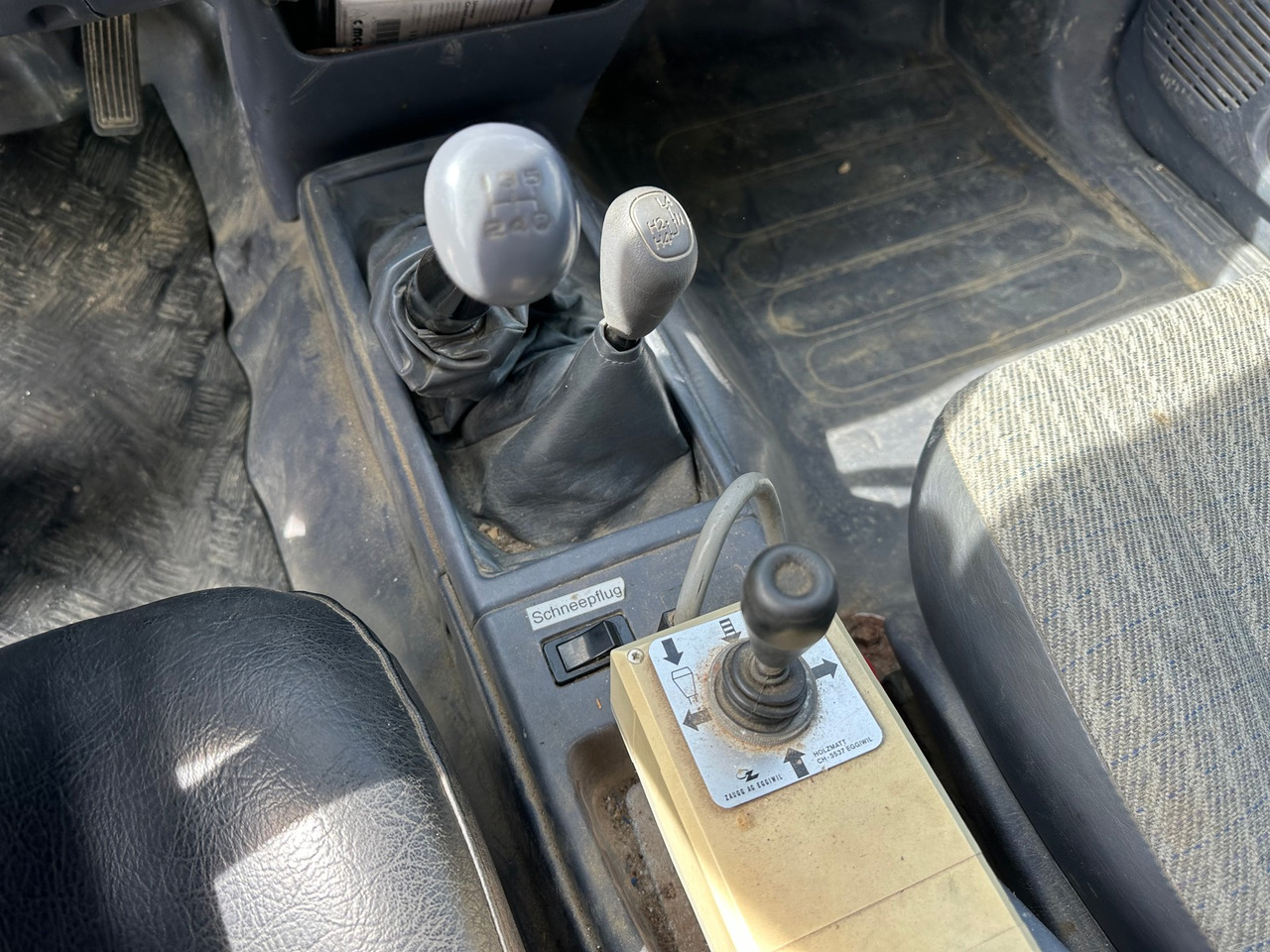TOYOTA Hilux 4WD 4x4 Winterdienst Kipper - Carrinha basculante: foto 5 TOYOTA Hilux 4WD 4x4 Winterdienst Kipper - Carrinha basculante: foto 5