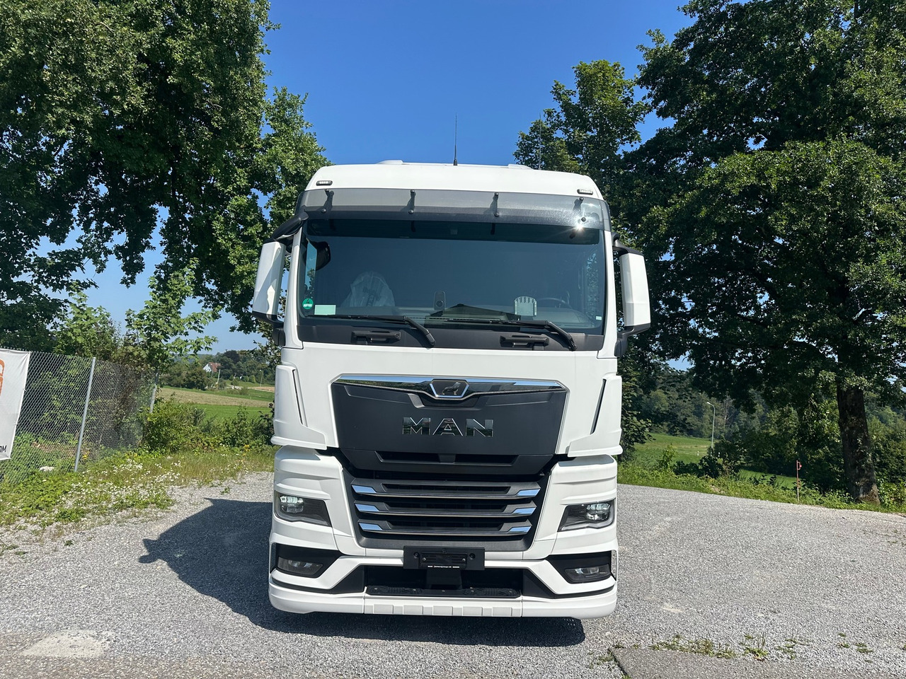 MAN TGX 18.470 4x2 Lowliner 2Tank LED - Tractor: foto 3 MAN TGX 18.470 4x2 Lowliner 2Tank LED - Tractor: foto 3