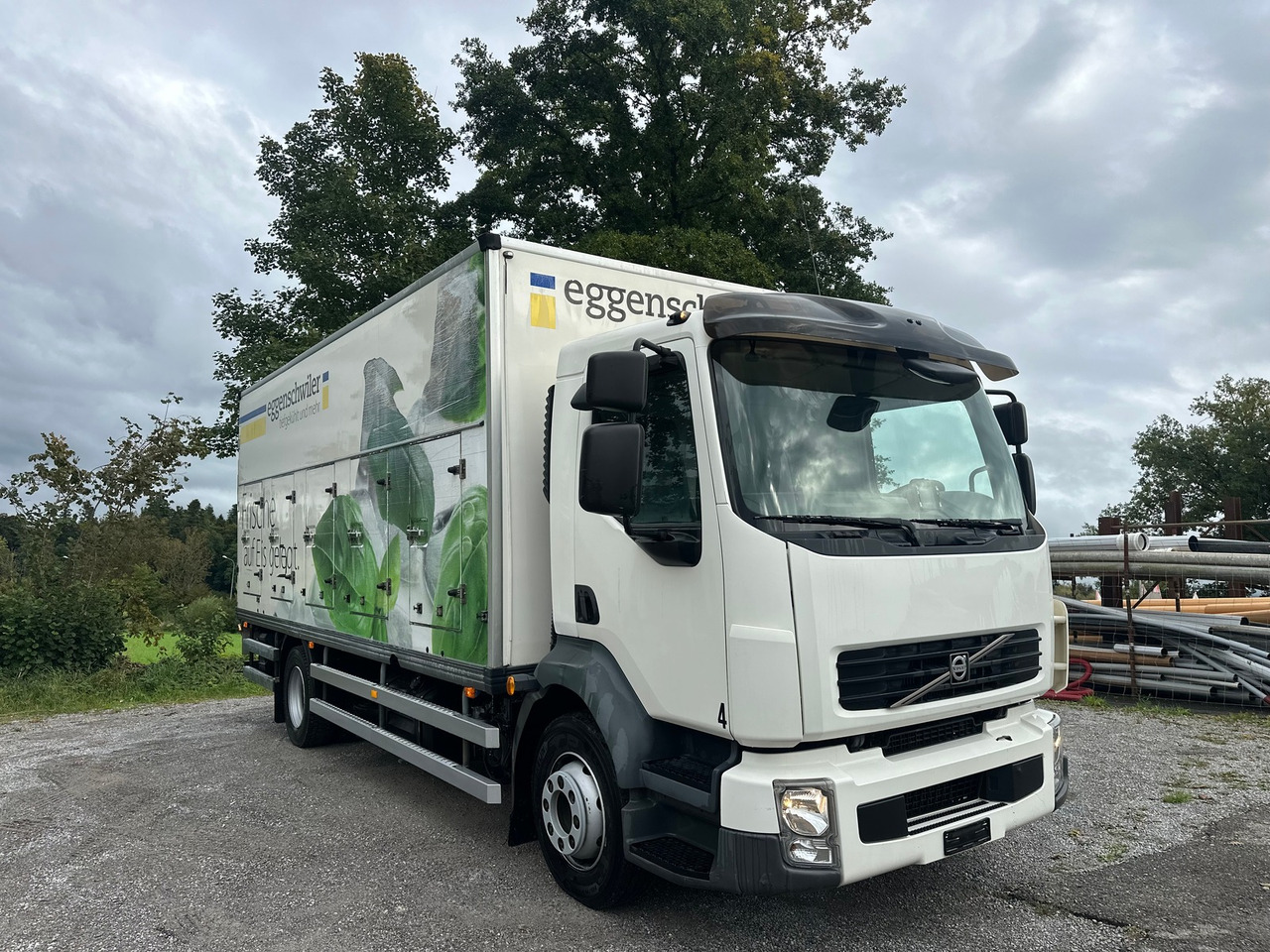 VOLVO Volvo FLL 240 4x2 Tiefkühler - Camião frigorífico: foto 3 VOLVO Volvo FLL 240 4x2 Tiefkühler - Camião frigorífico: foto 3