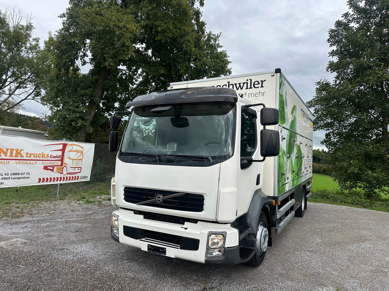 VOLVO Volvo FLL 240 4x2 Tiefkühler - Camião frigorífico: foto 1 VOLVO Volvo FLL 240 4x2 Tiefkühler - Camião frigorífico: foto 1