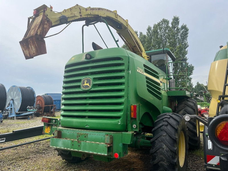 John Deere 7700 - Picadora de forragem automotriz: foto 4 John Deere 7700 - Picadora de forragem automotriz: foto 4
