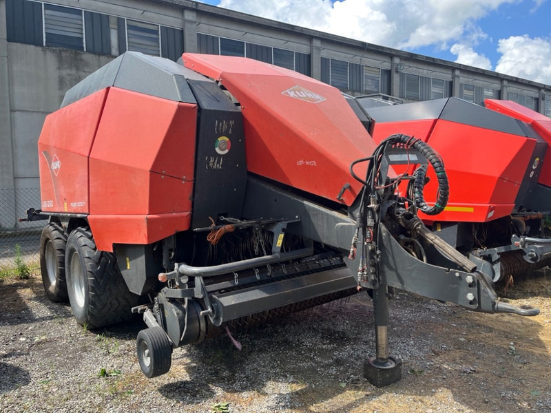 Kuhn LSB 1290 - Enfardadeira de fardos quadrados: foto 2 Kuhn LSB 1290 - Enfardadeira de fardos quadrados: foto 2