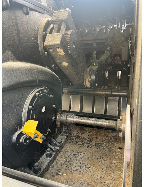 Enfardadeira de fardos quadrados New Holland 1290: foto 10