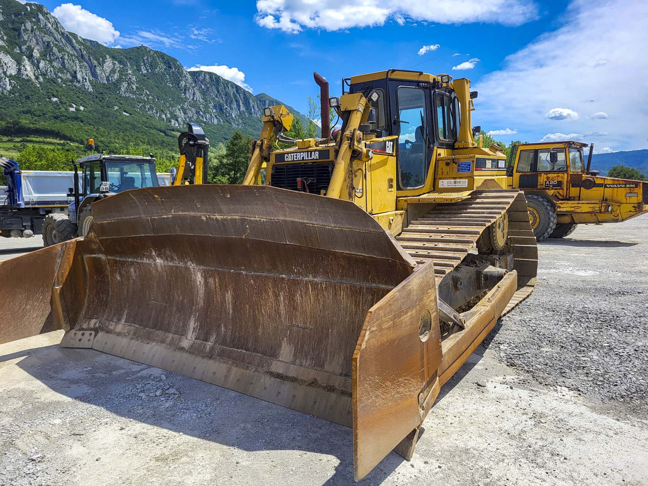 CATERPILLAR D6R - Buldôzer: foto 5 CATERPILLAR D6R - Buldôzer: foto 5