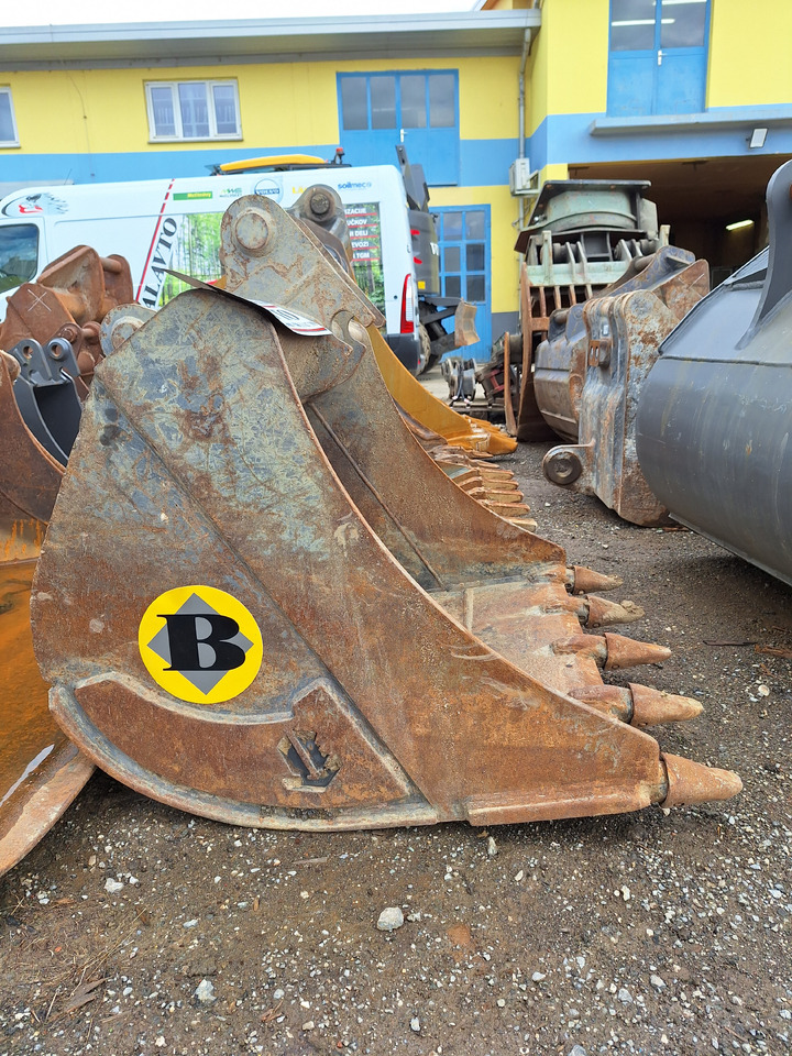 Int. equipment Verdun digging bucket 1000 mm - Balde escavadora: foto 2 Int. equipment Verdun digging bucket 1000 mm - Balde escavadora: foto 2