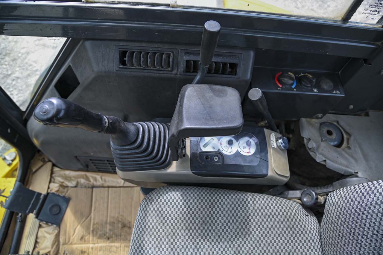 Mini escavadeira Komatsu PC35MR-2: foto 45