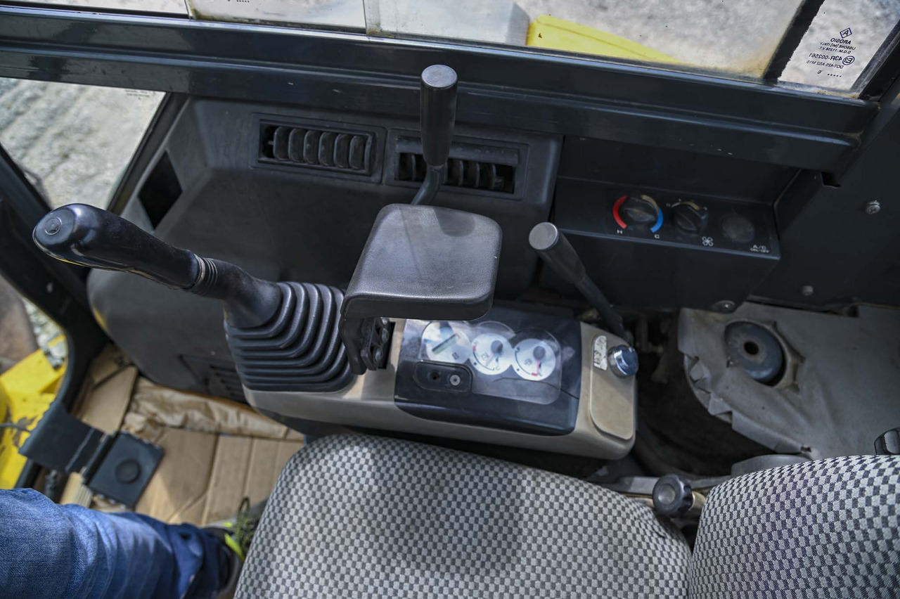 Mini escavadeira Komatsu PC35MR-2: foto 46
