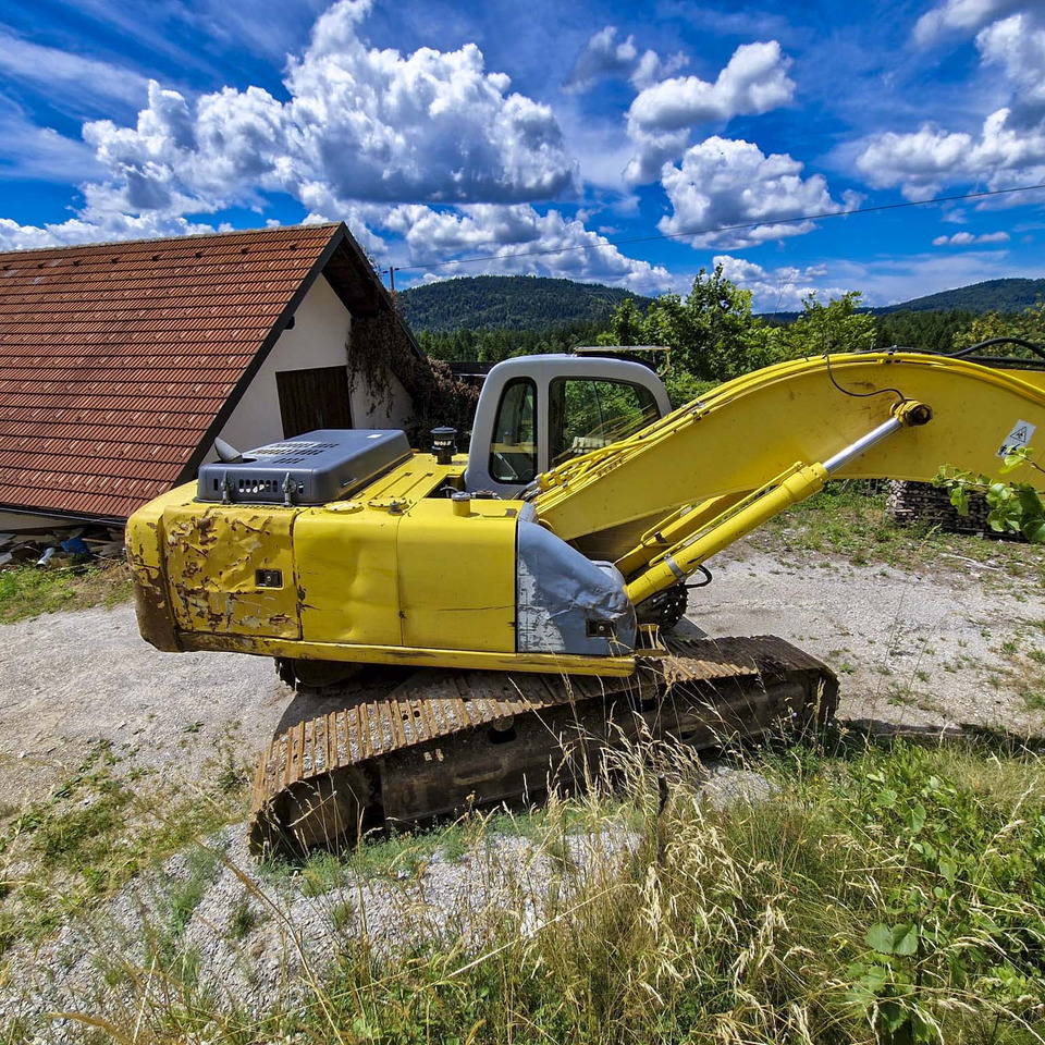 New Holland Kobelco E215 - Escavadora de rastos: foto 4 New Holland Kobelco E215 - Escavadora de rastos: foto 4