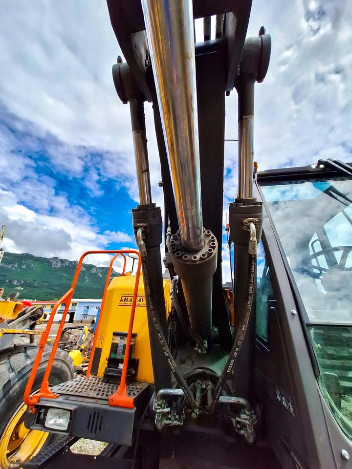 Volvo boom cylinder 14578082 Volvo EWR150E, EW140C, EW140D - Peça de reposição por Escavadeira: foto 2 Volvo boom cylinder 14578082 Volvo EWR150E, EW140C, EW140D - Peça de reposição por Escavadeira: foto 2