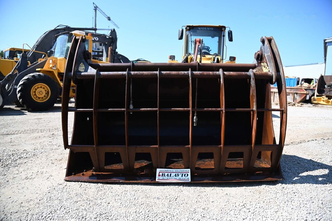 Trevi Benne loader bucket 2500 mm - Balde para carregadeiras: foto 1 Trevi Benne loader bucket 2500 mm - Balde para carregadeiras: foto 1